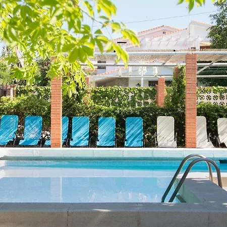Ada Villa